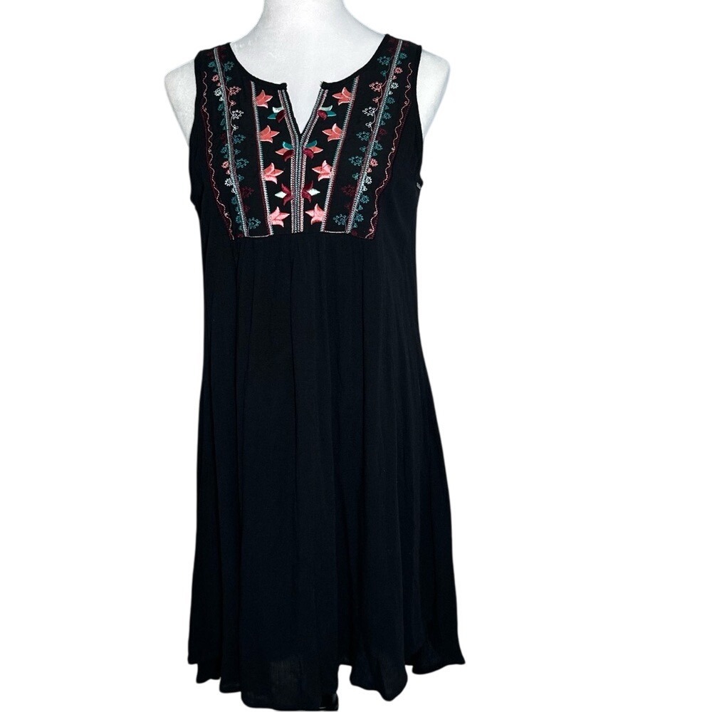 Cupio Dress Womens Black Sleeveless Embroidered Split Neck Shift‎ Lined